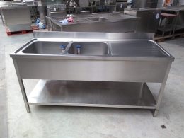 sink with 2 bassins left